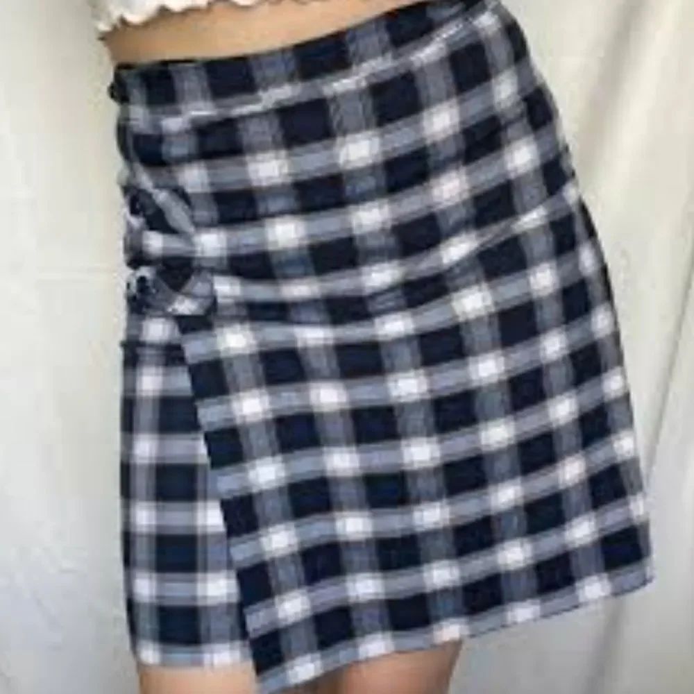 BRAND NEW ANN TAYLOR ZIP CLOSURE PENCIL MINI SKIRT